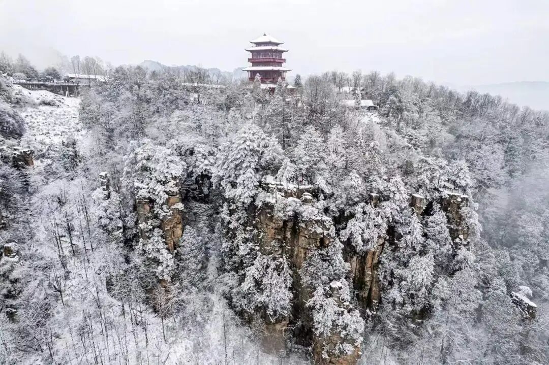 雪落或无雪,张家界的冬都藏着你想不到的仙境!12月31日花生老师带你航拍张家界,赏雪景、雾凇、云海……