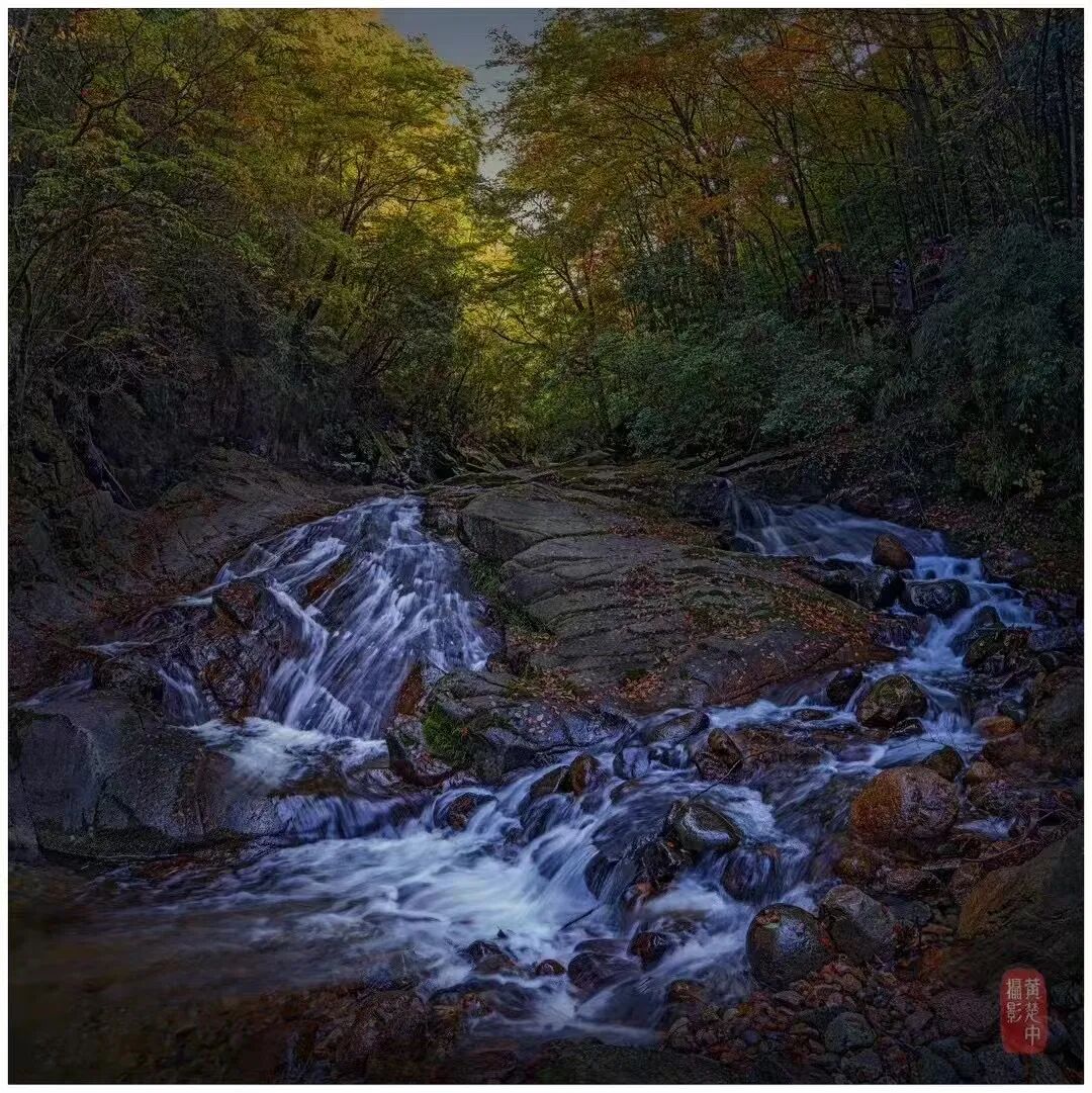 金秋红叶季，10月27日蒋嘉威老师带你走进中国红叶第一山光雾山，米仓山、十八月潭六天摄影团